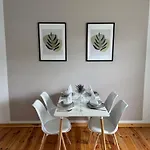 Family & Friends Κότμπους
