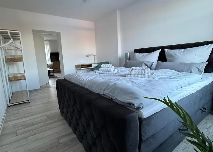 Family & Friends 아파트 *